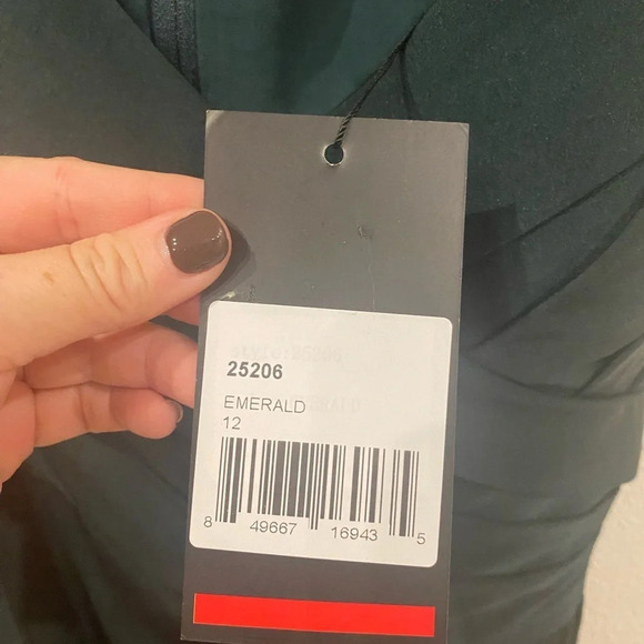 NWT La Femme Surplice Off the Shoulder Column Gown in Emerald Size 12 - Picture 3 of 4